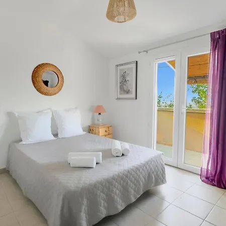 T2 - Piscine, Parking & Terrasse *