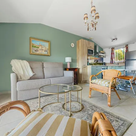 T2 - Piscine, Parking & Terrasse *
