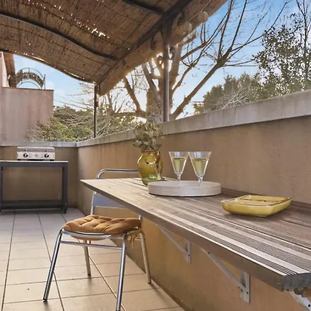 T2 - Piscine, Parking & Terrasse Apartment